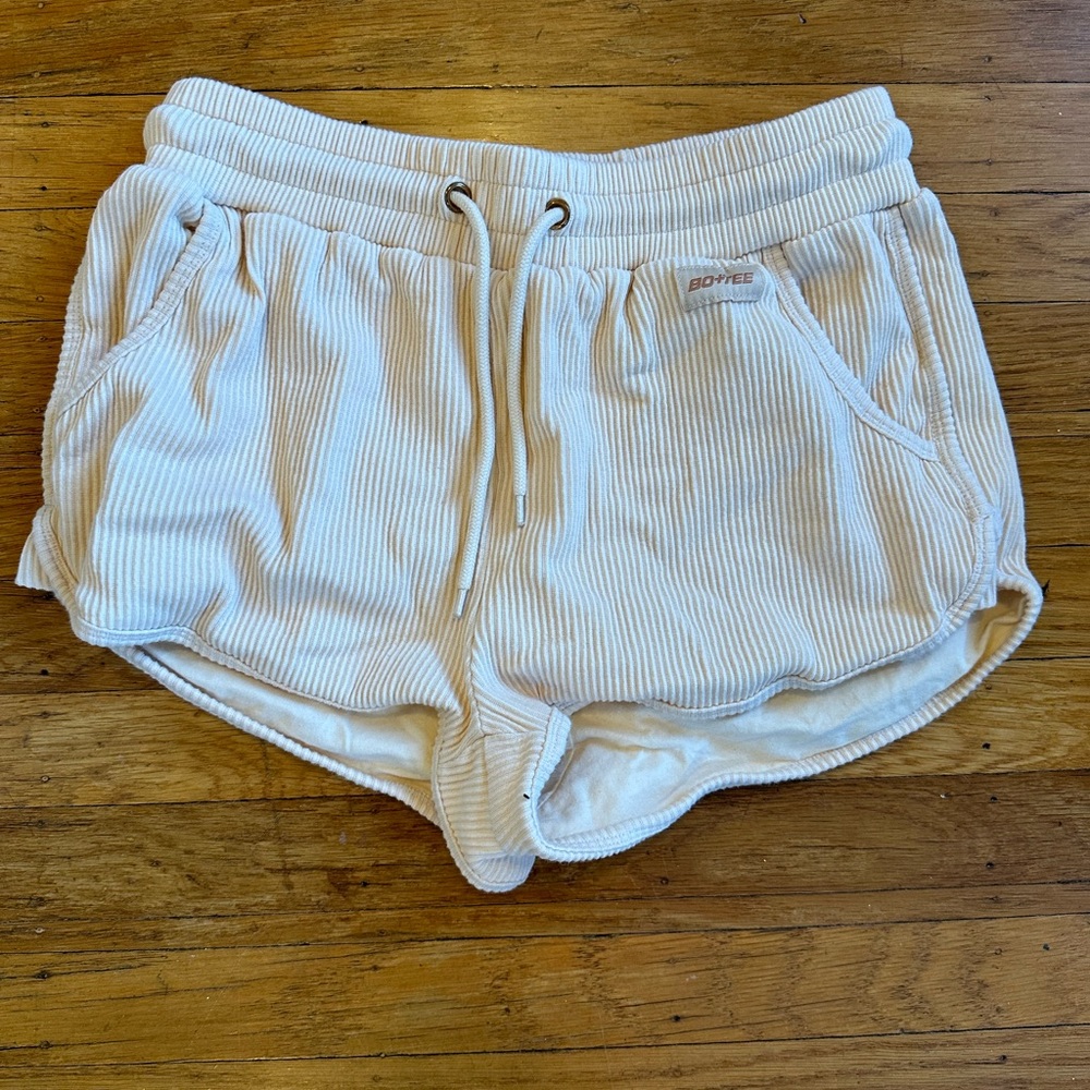 Ribbed cream Bo+tee oh Polly shorts